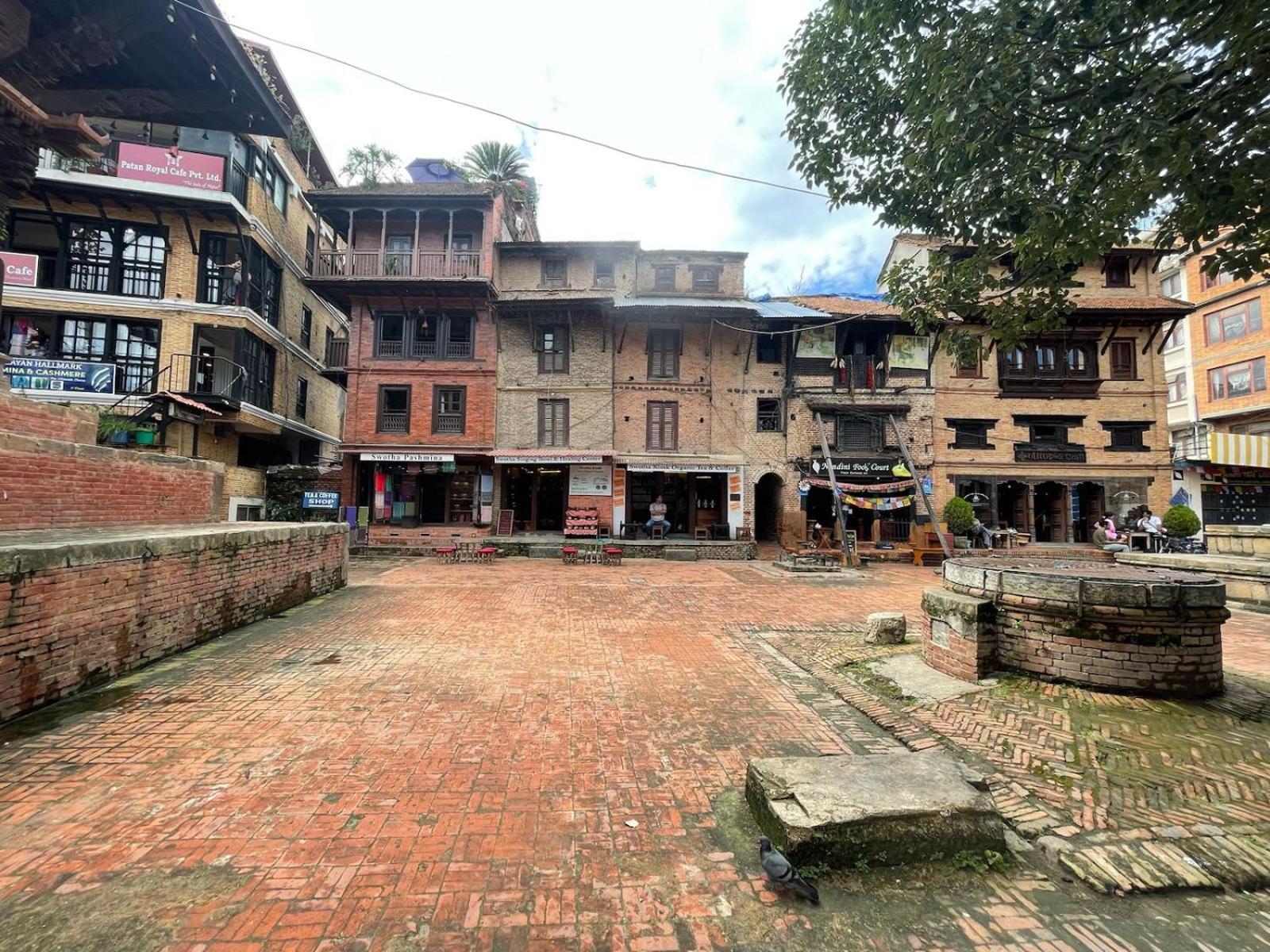 Patan Square - 2 Km From Patan Durbar Square Hotel ภายนอก รูปภาพ