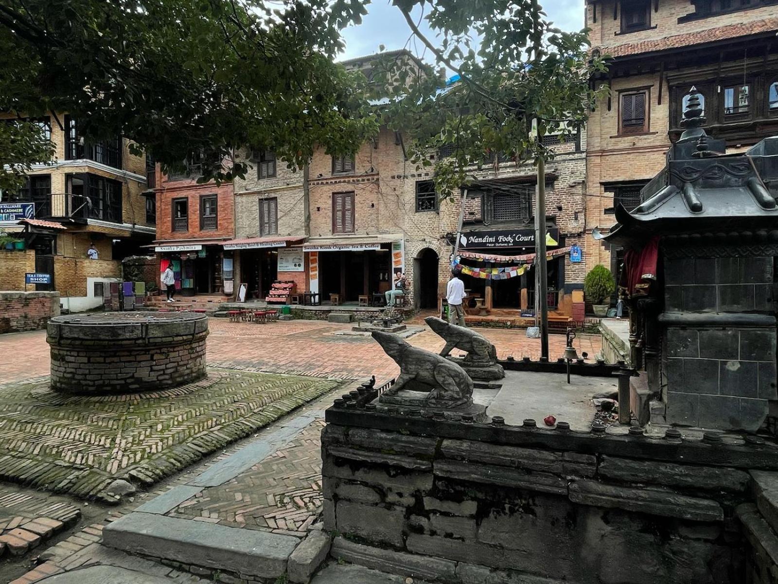 Patan Square - 2 Km From Patan Durbar Square Hotel ภายนอก รูปภาพ